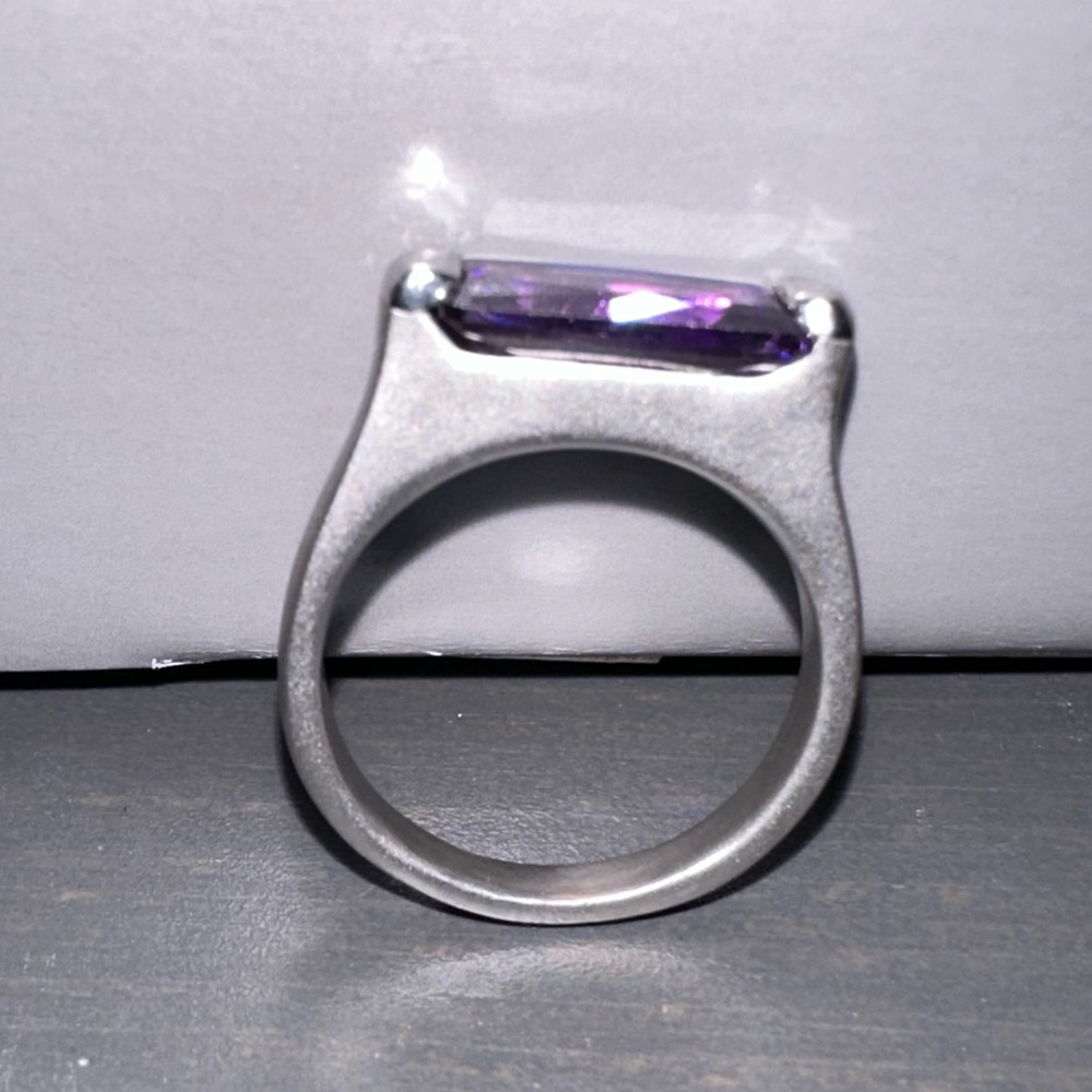 Purple gem ring - Picture 7 of 7